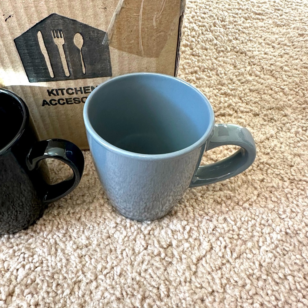Mugs - Picture 3 of 7